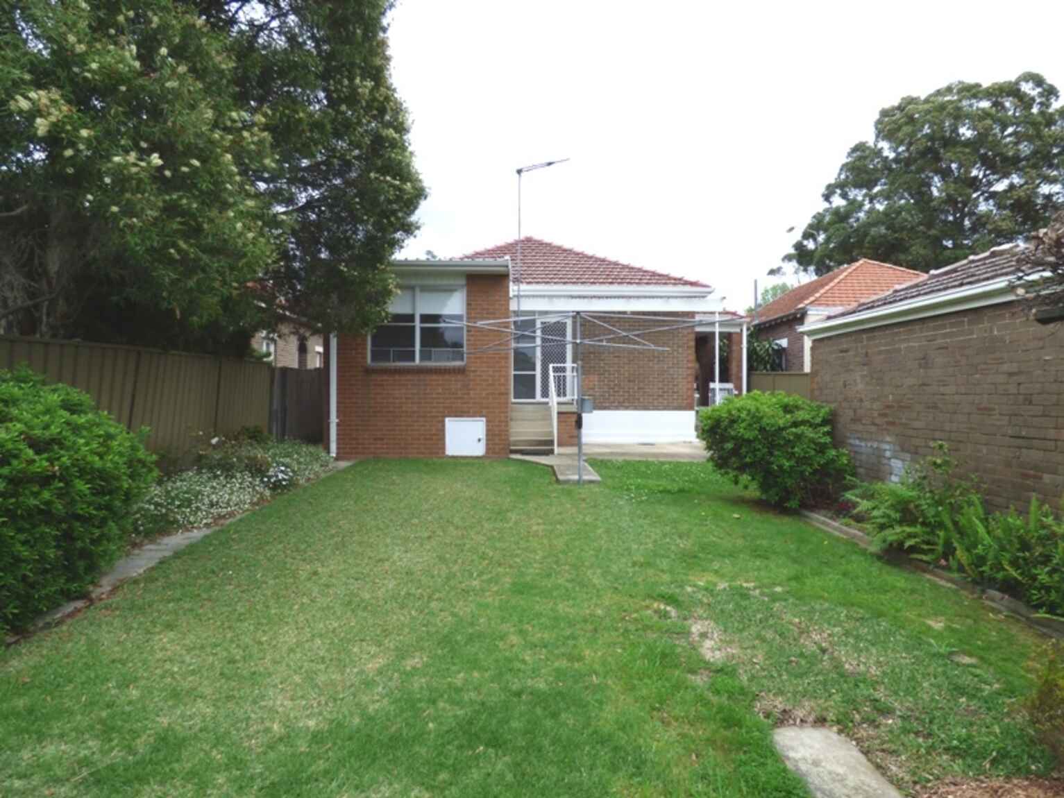 84 CORONATION PARADE Enfield