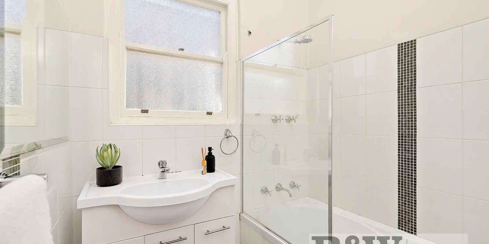 24 WELLS STREET South Granville 24 WELLS STREET South Granville