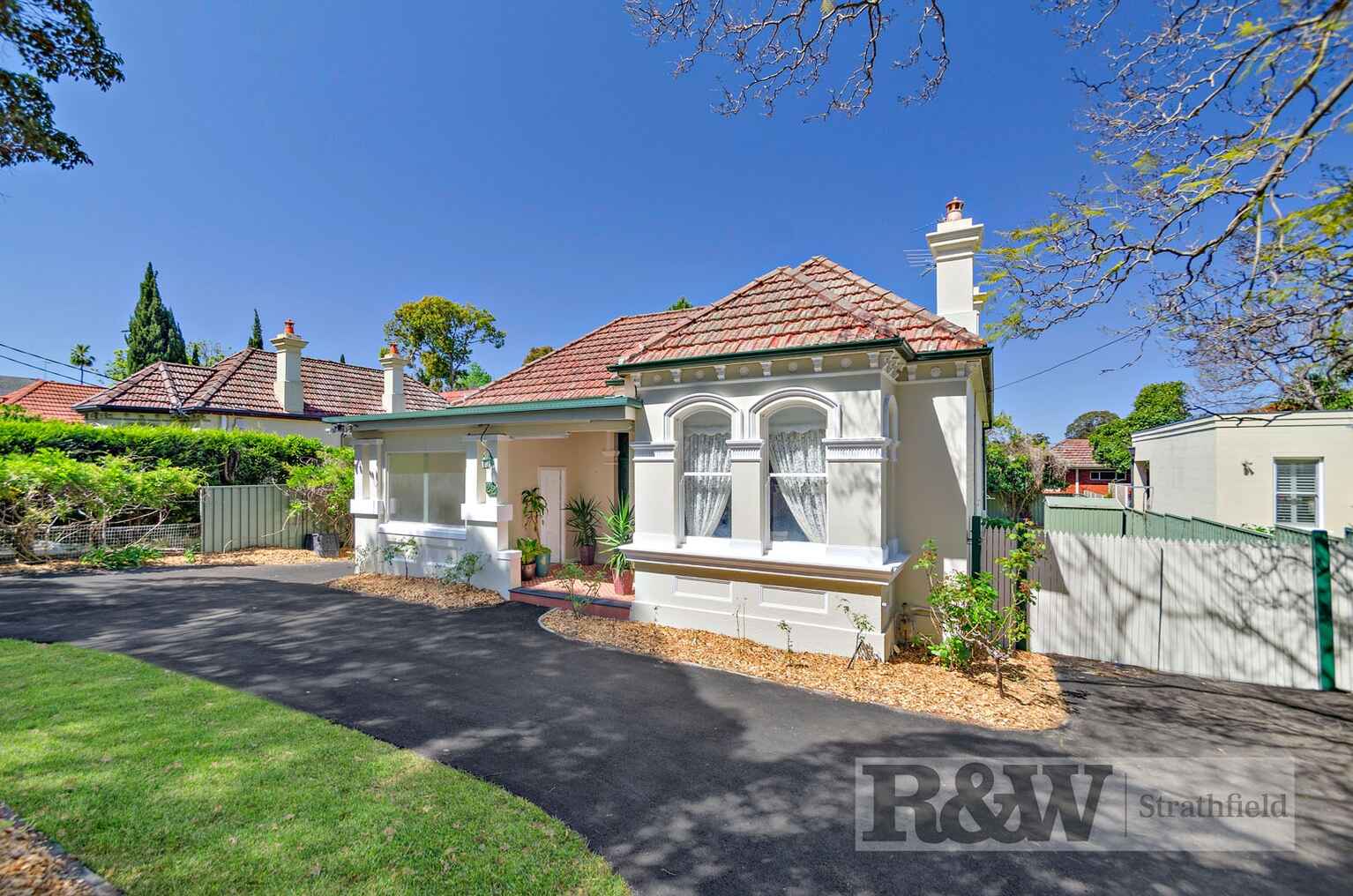 22 MEREDITH STREET Homebush