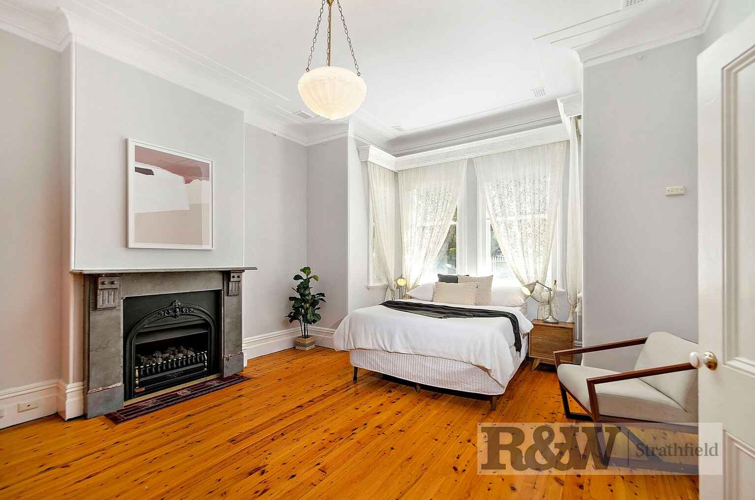 22 MEREDITH STREET Homebush