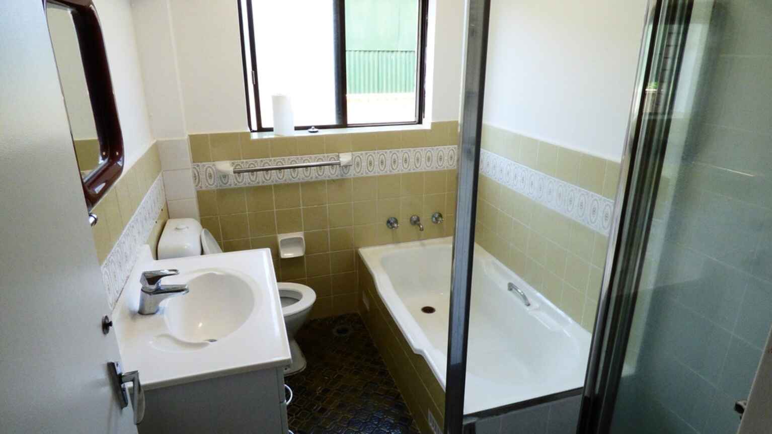 4/96-98 BROADWAY Punchbowl