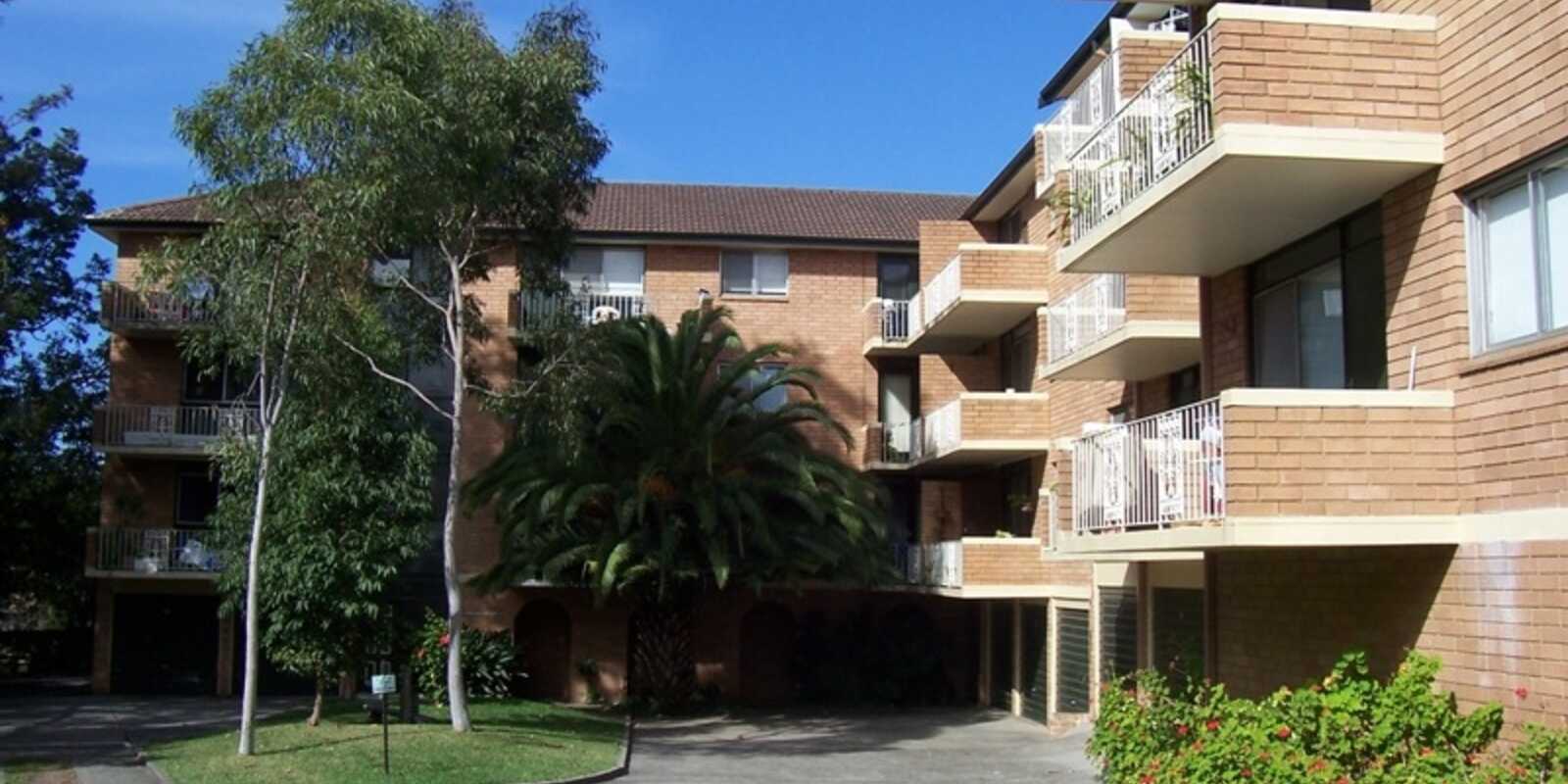 5/8 HAMPSTEAD ROAD Homebush West