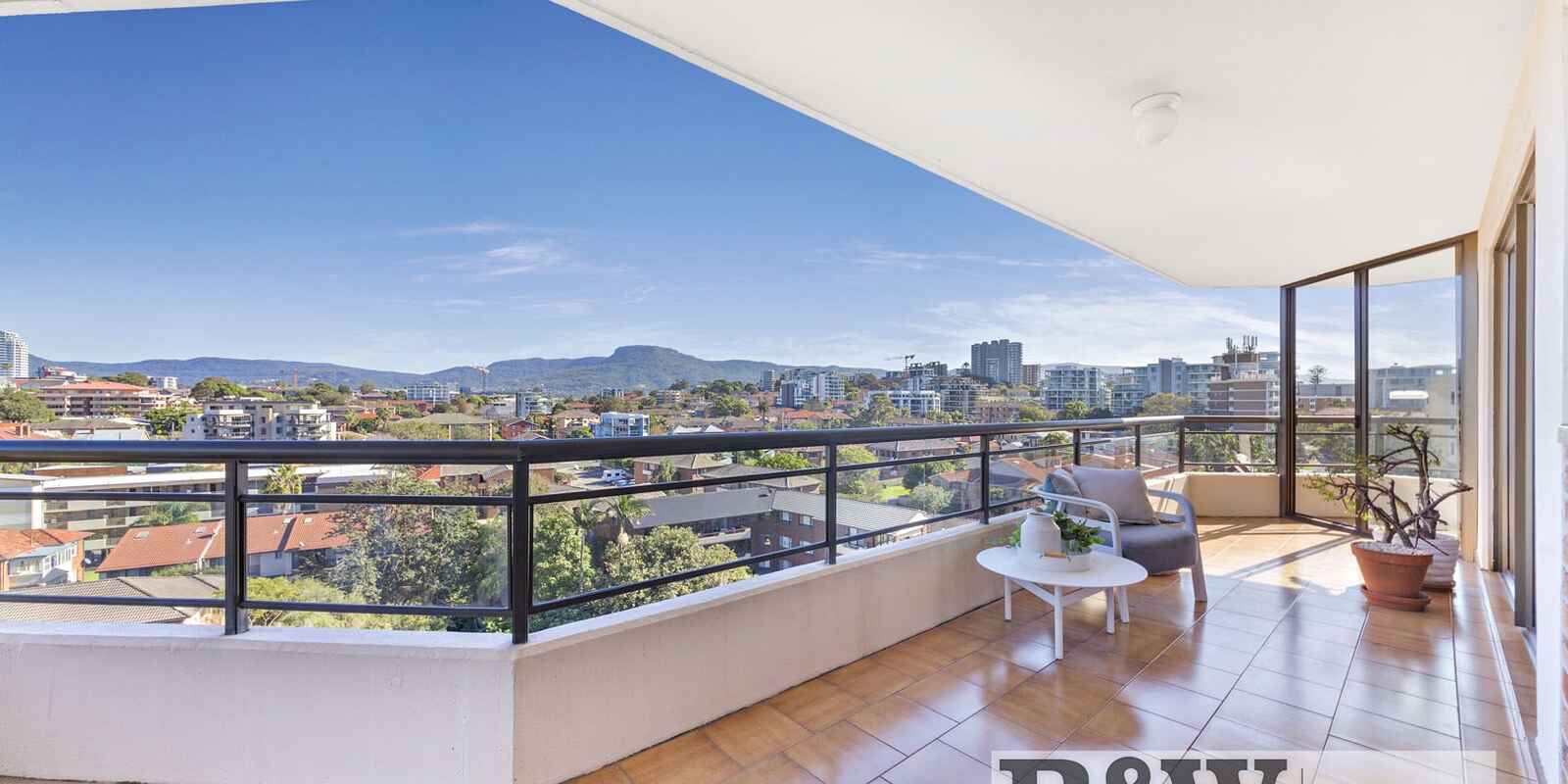 28/8-12 Smith Street Wollongong