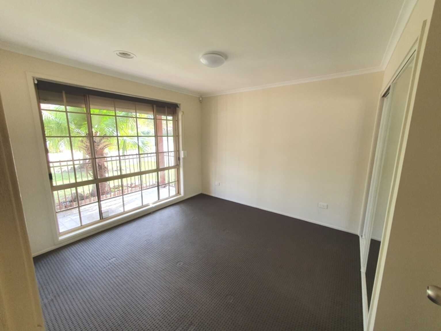 9 MAHOGANY WAY Greenacre