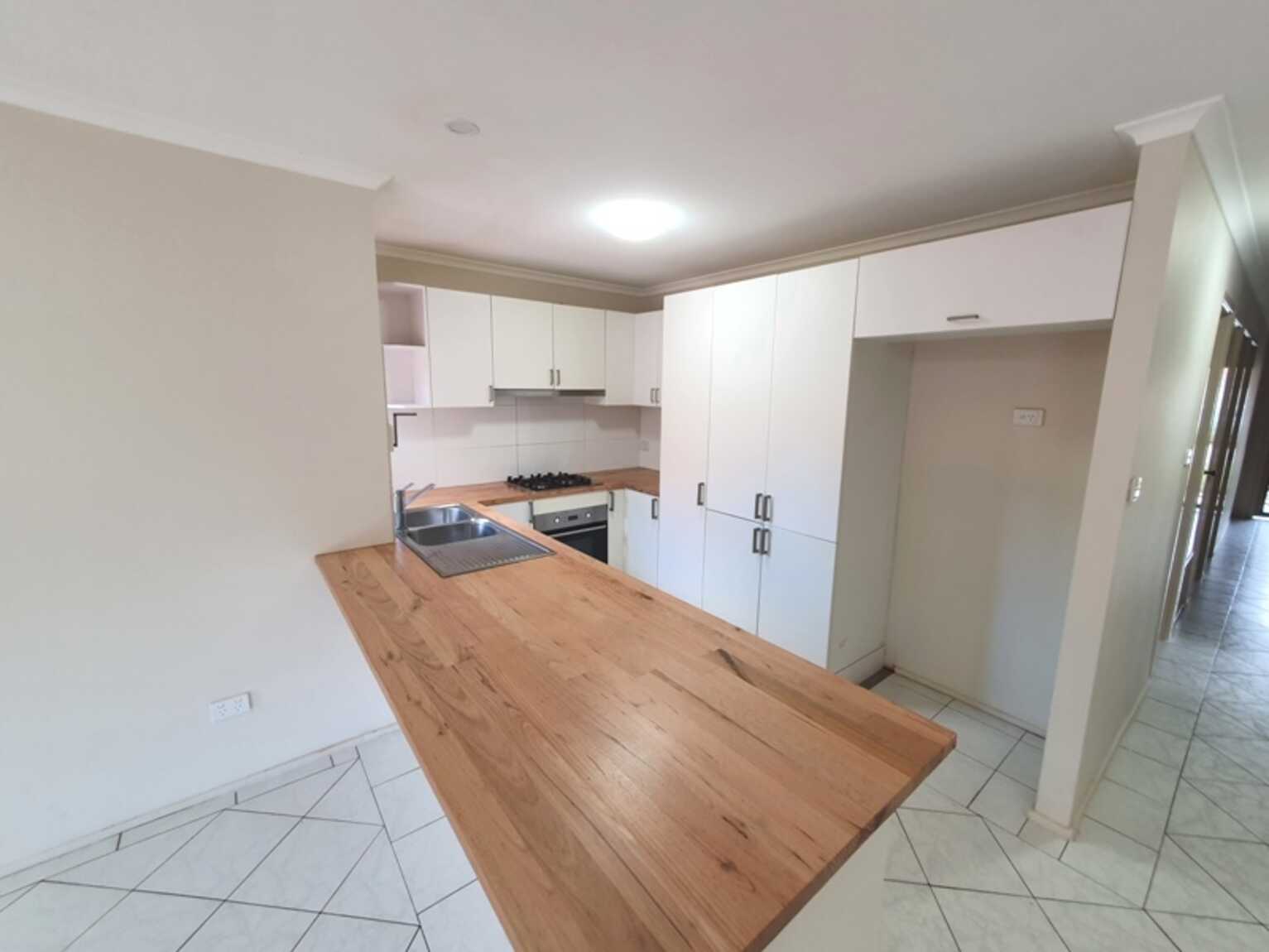 9 MAHOGANY WAY Greenacre