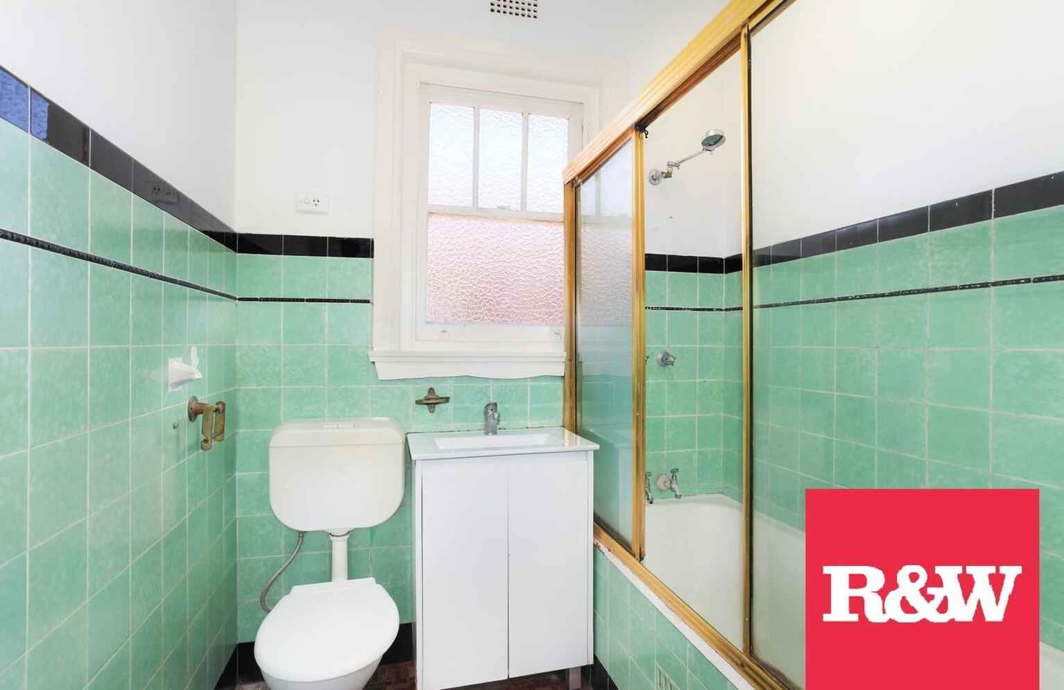 12/8 LOFTUS CRES Homebush