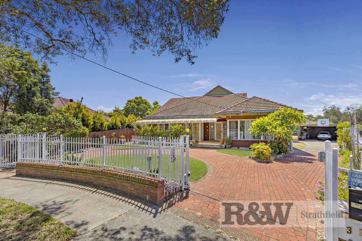 31 FITZGERALD CRESCENT Strathfield