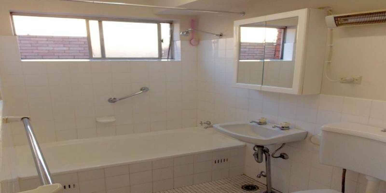 9/22 HORNSEY ROAD Homebush West