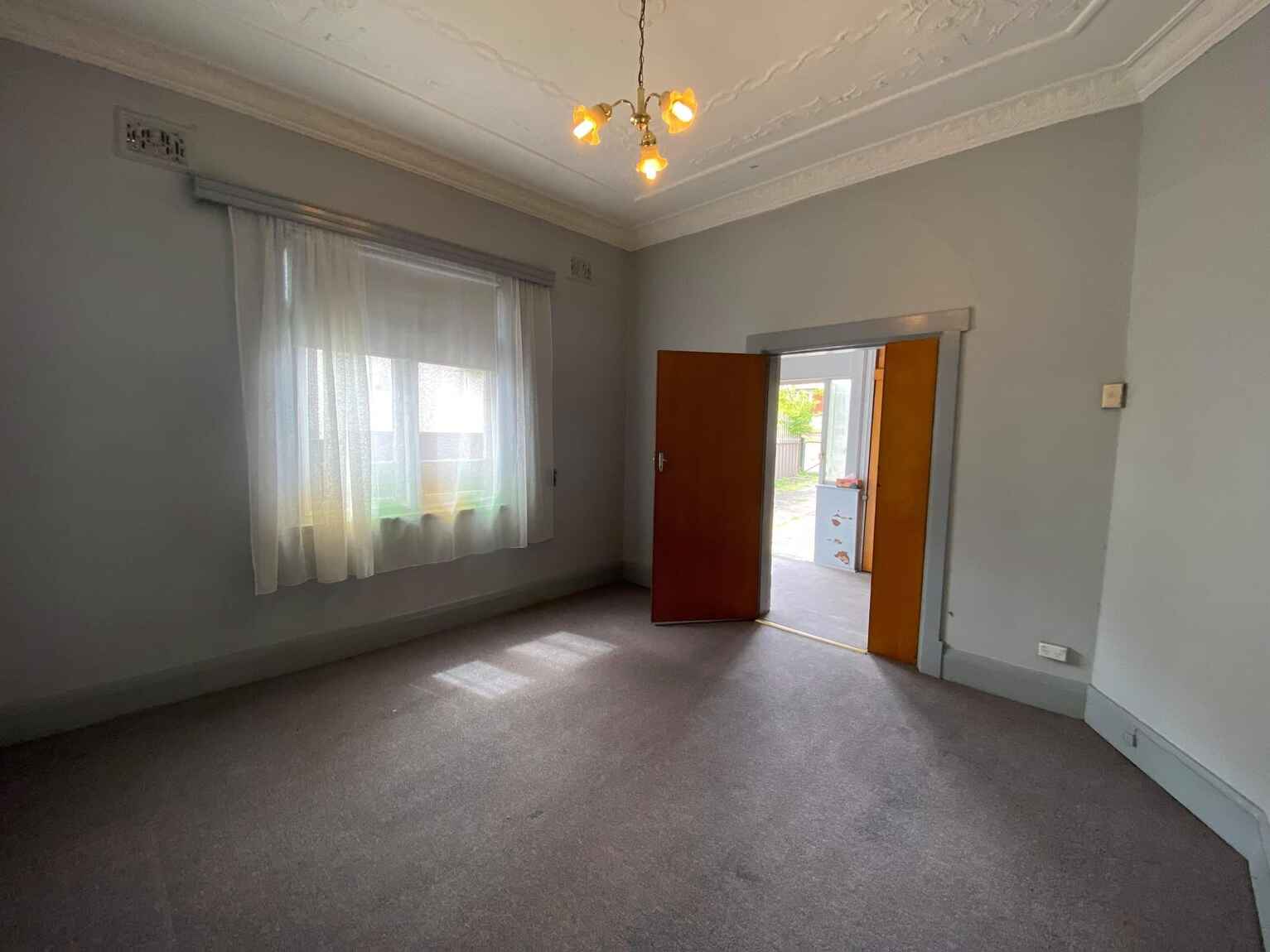 1/8 SWAN AVENUE Strathfield