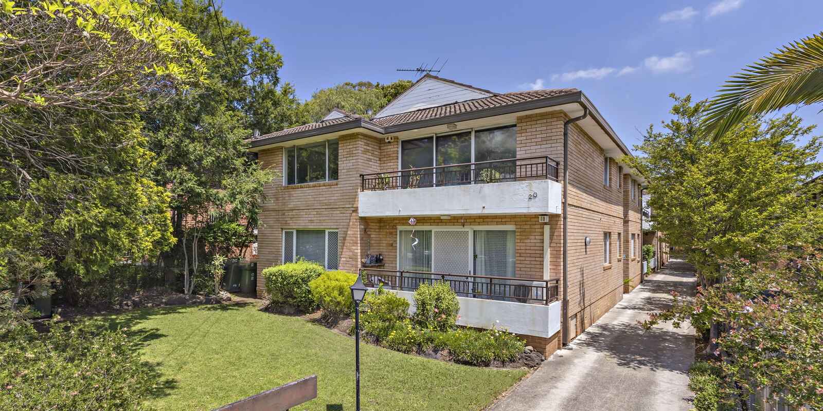 4/20 BURLINGTON ROAD Homebush