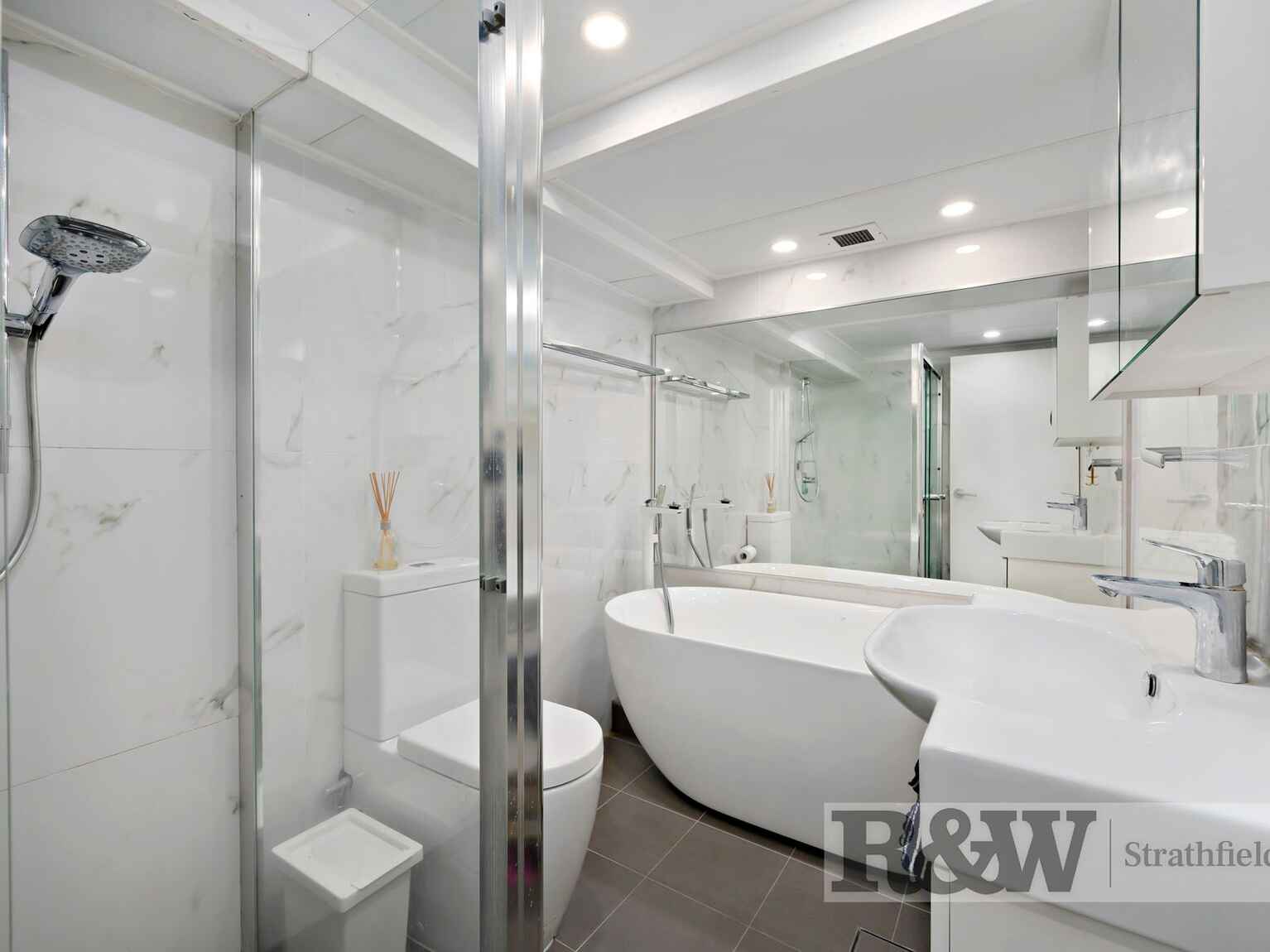 8d/30-34 CHURCHILL, AVENUE Strathfield