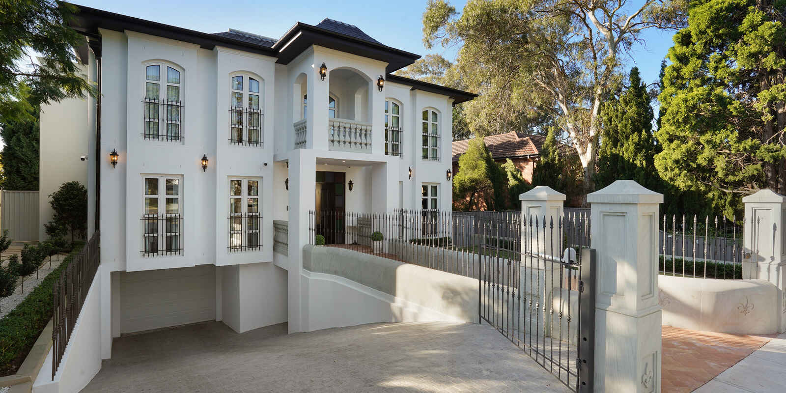 17 NEWTON ROAD Strathfield