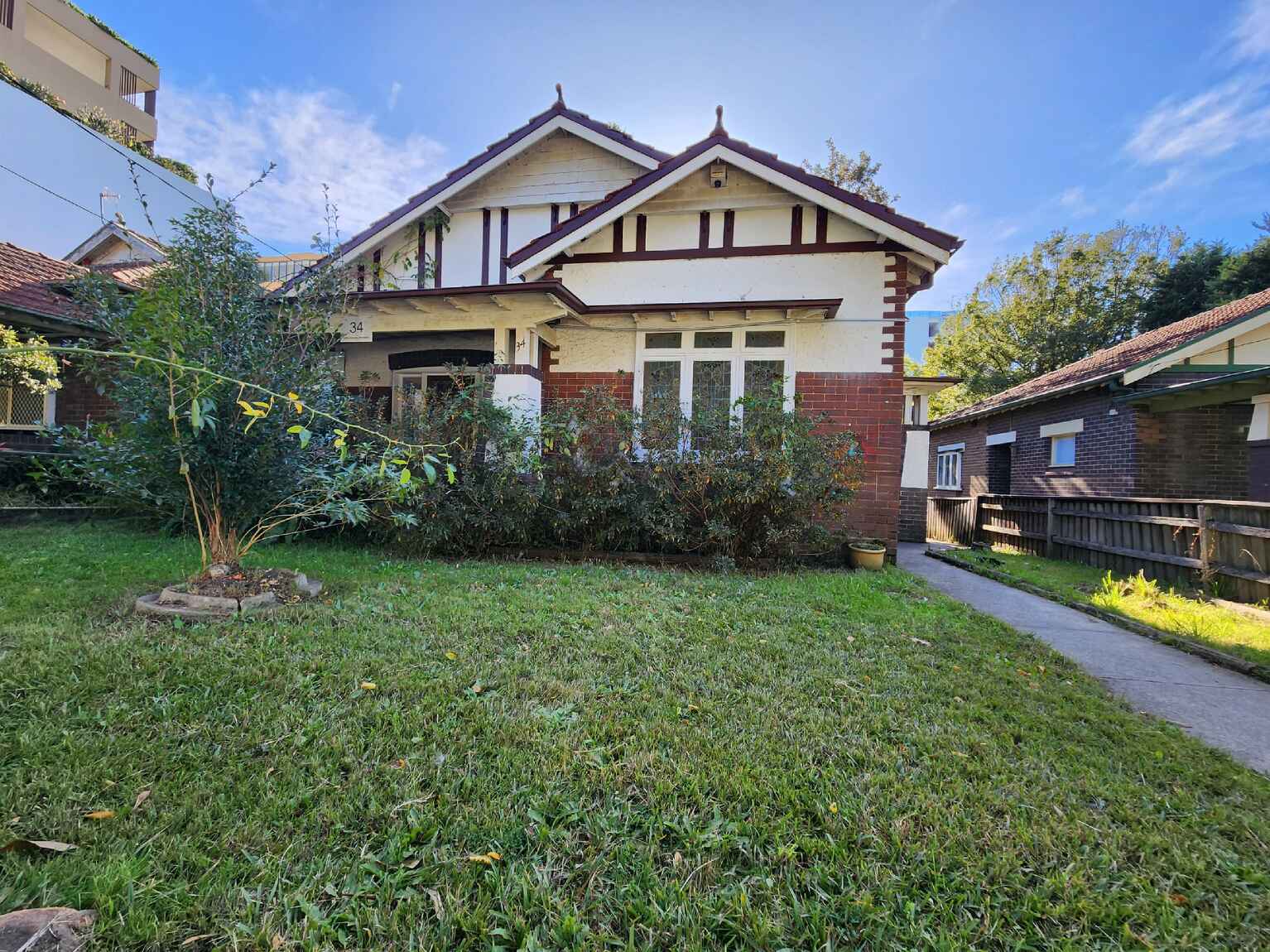 34 LOFTUS CRES Homebush