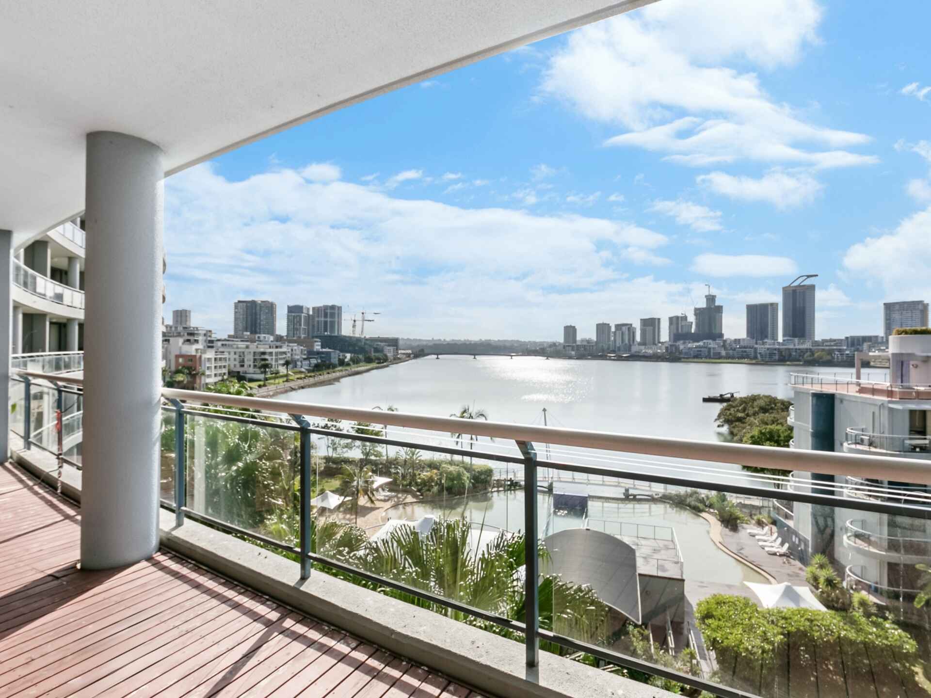 121/27-29 Bennelong Parkway Wentworth Point