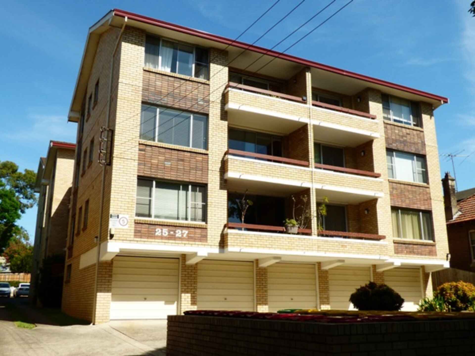 8/25 SLOANE STREET Summer Hill