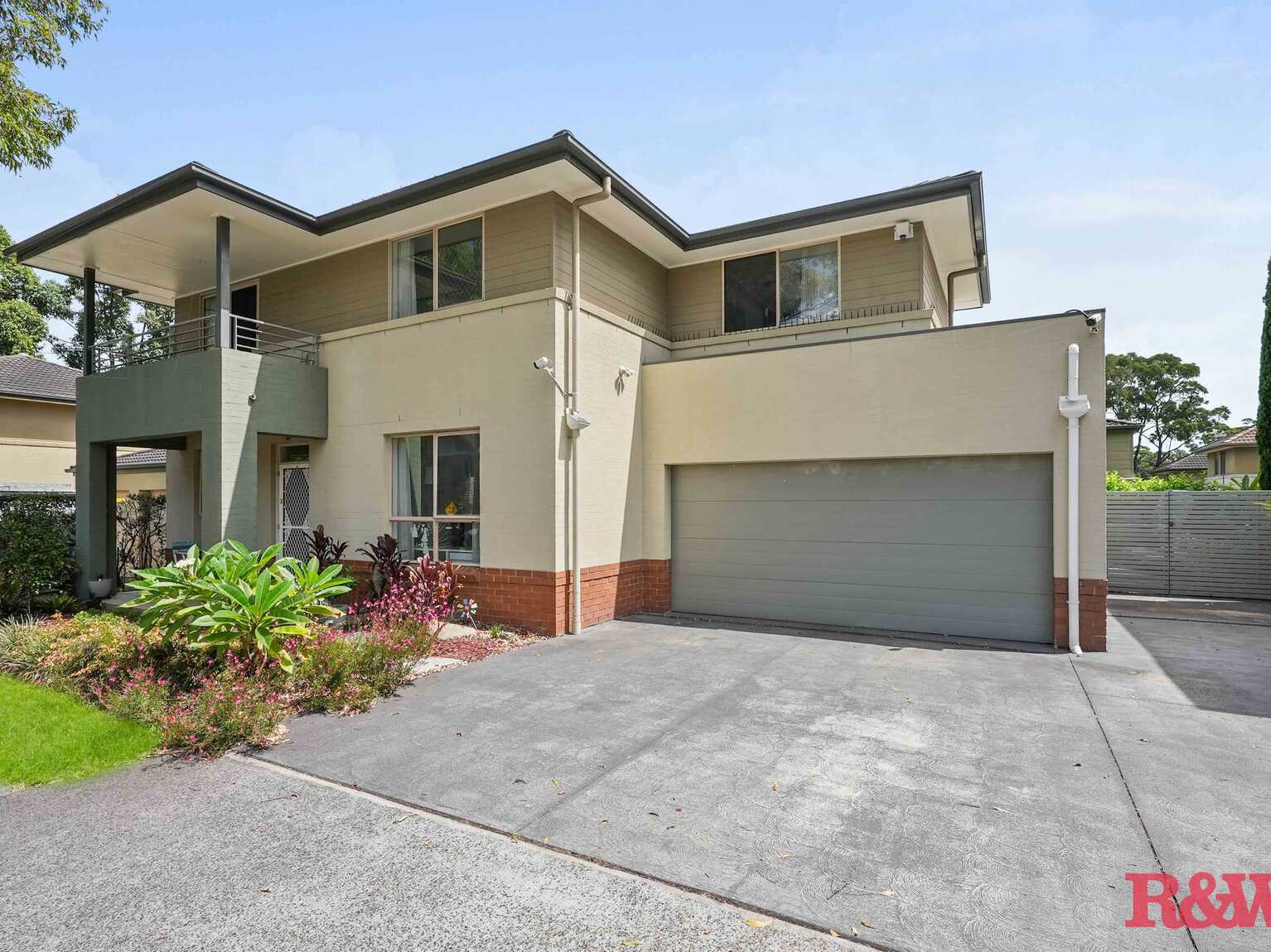 House For Sale 33 Betty Cuthbert Drive