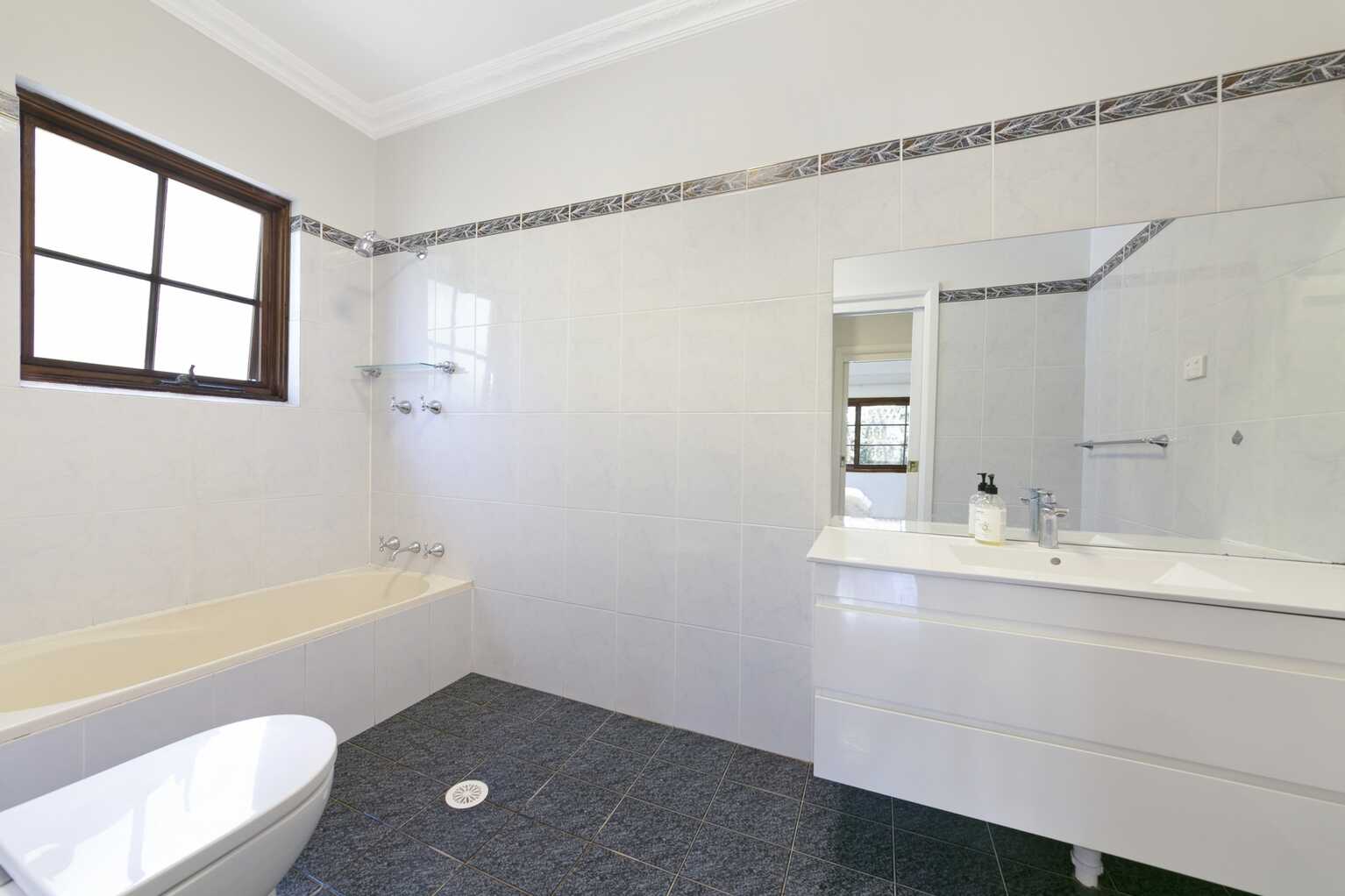 6 HYDEBRAE STREET Strathfield
