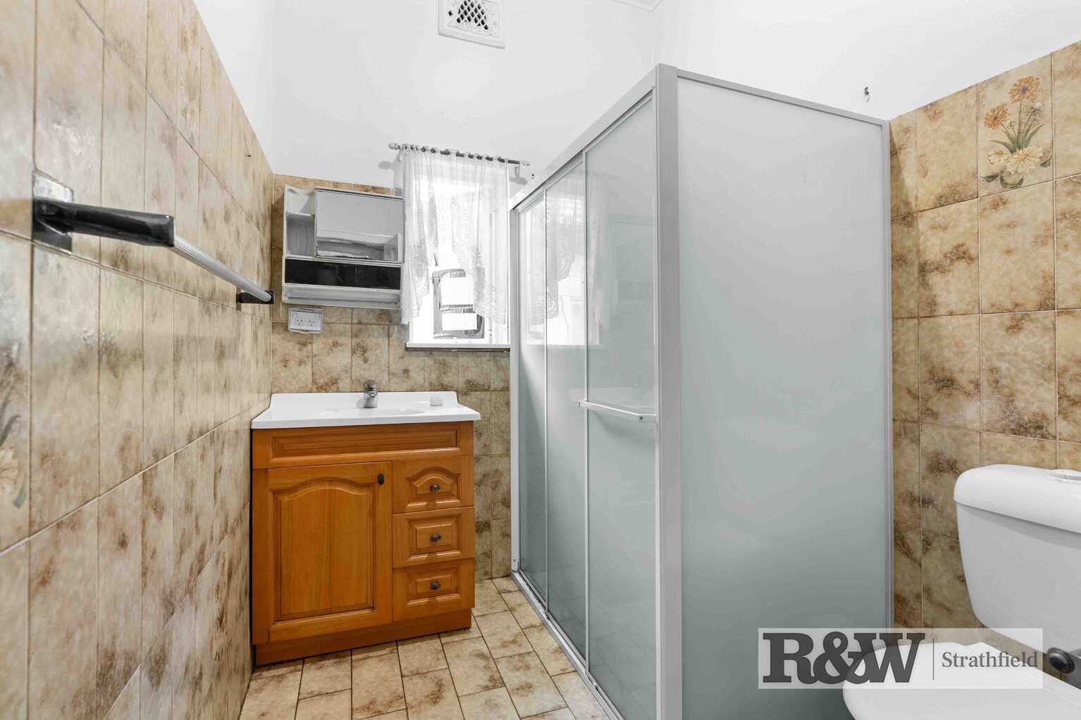 21 MINA ROSA STREET Enfield 21 MINA ROSA STREET Enfield