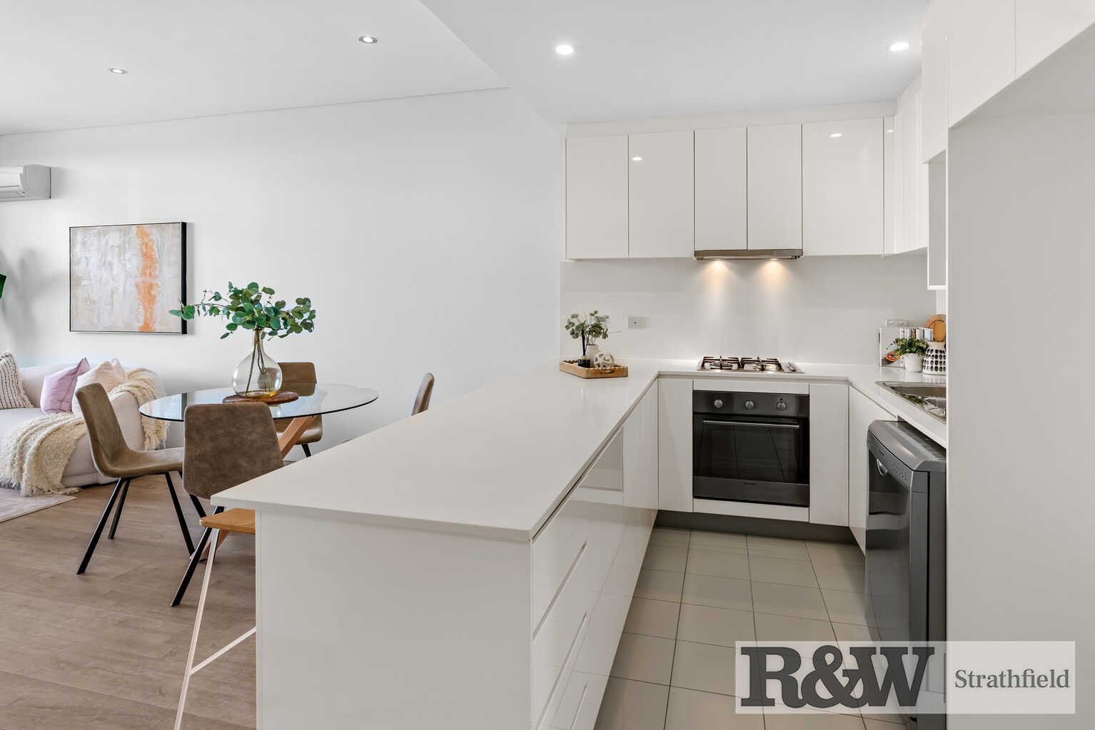 16/58 Powell St Homebush