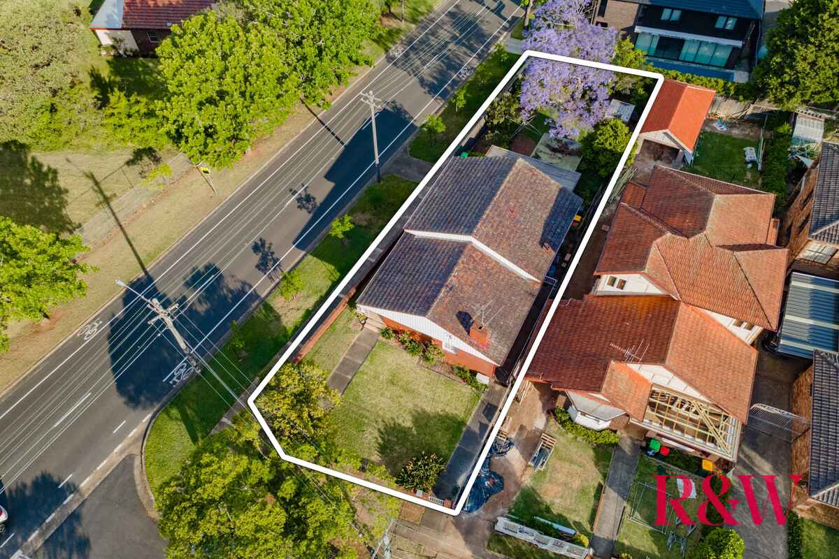 2 MYALL ST Concord West