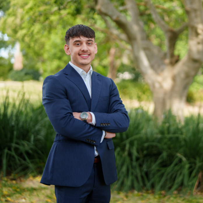 Johnathan Manikis Johnathan Manikis