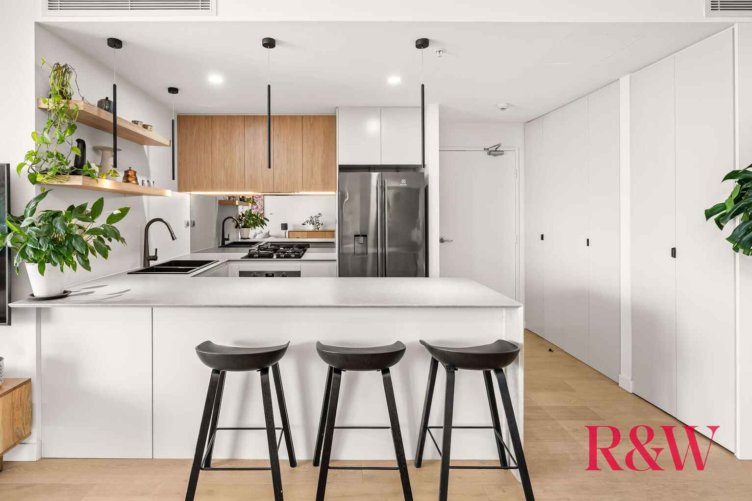 19/12 CORONATION PARADE Enfield