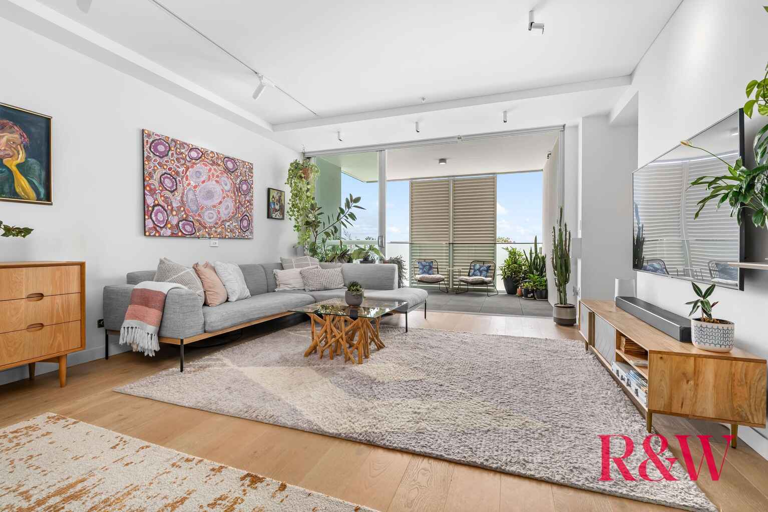 19/12 CORONATION PARADE Enfield