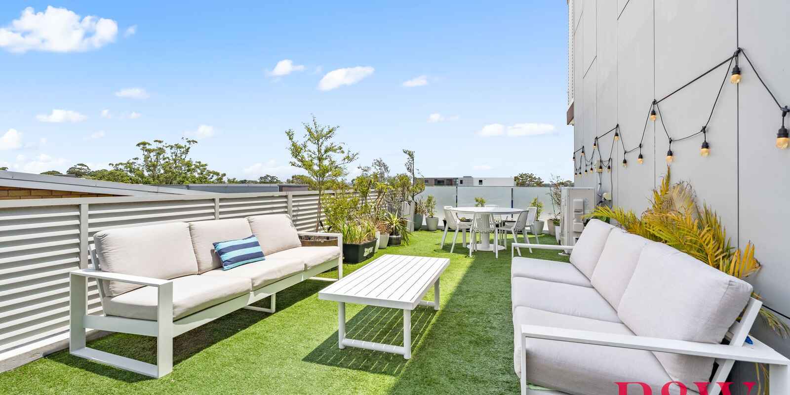 19/12 CORONATION PARADE Enfield