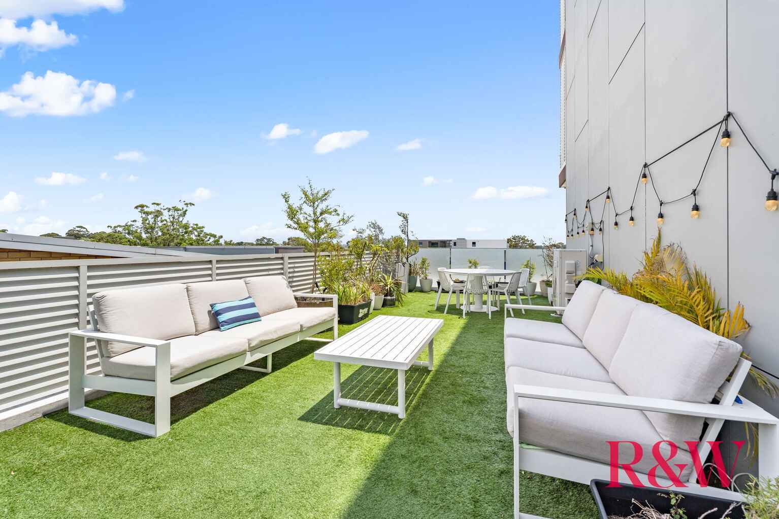 19/12 CORONATION PARADE Enfield