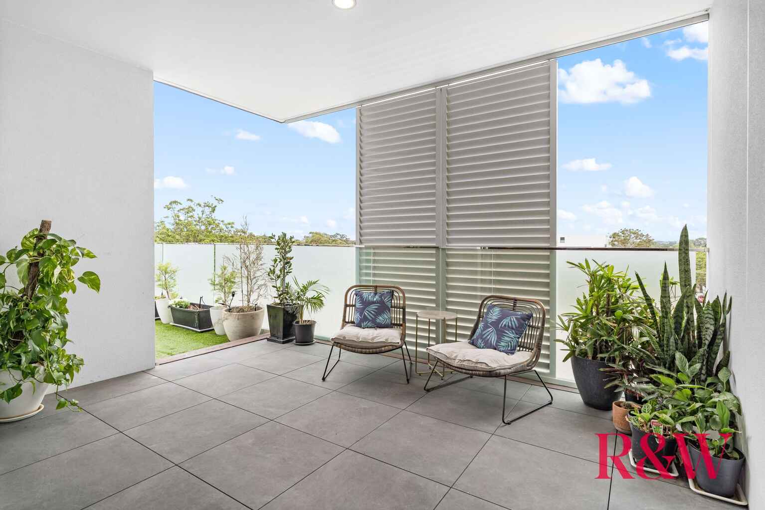 19/12 CORONATION PARADE Enfield