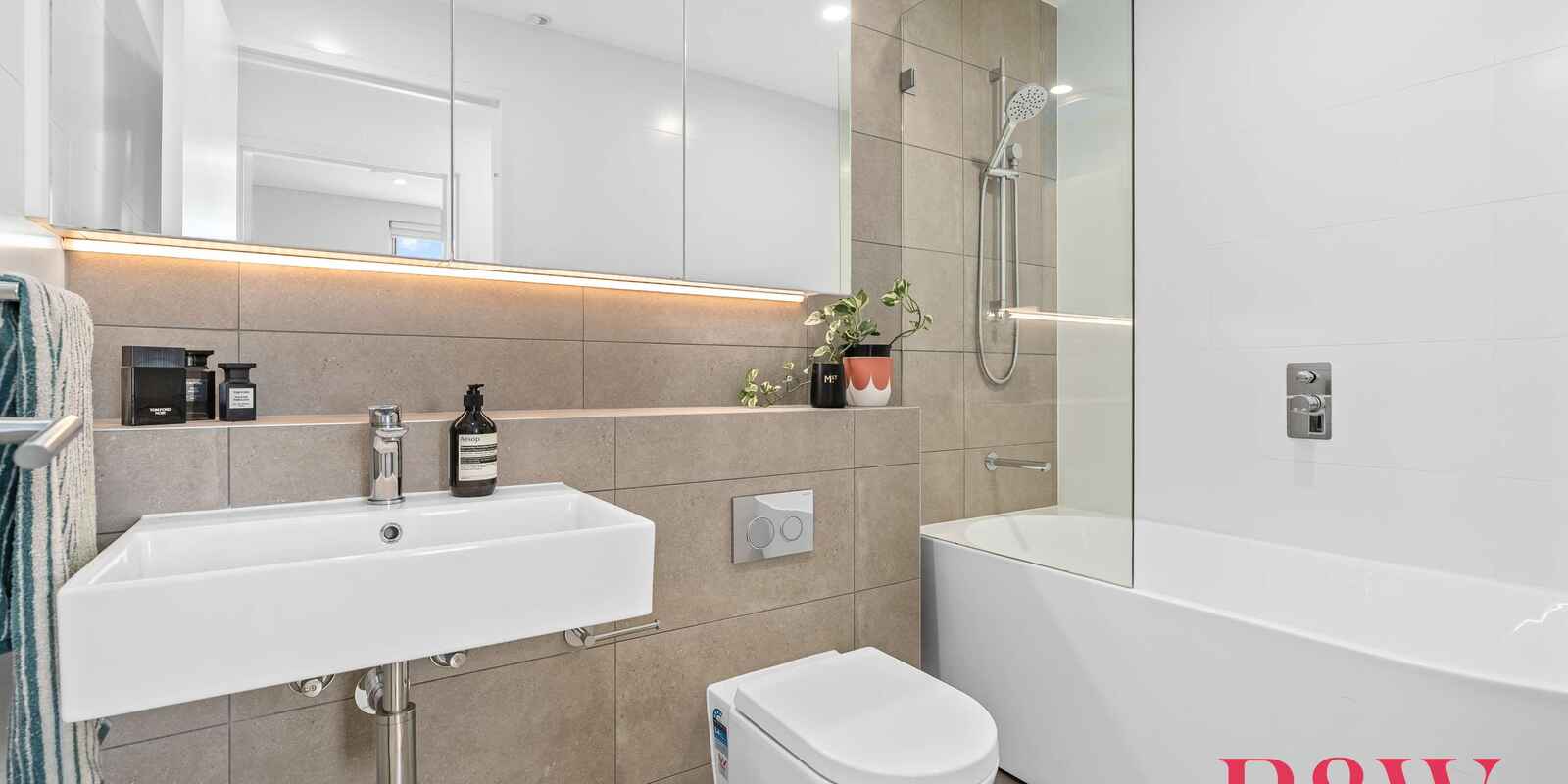 19/12 CORONATION PARADE Enfield