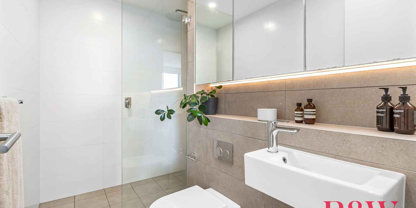 19/12 CORONATION PARADE Enfield