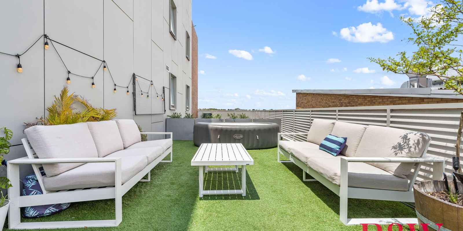 19/12 CORONATION PARADE Enfield