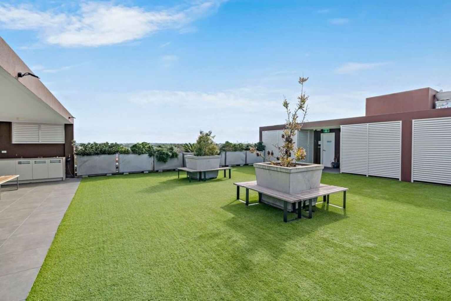 19/12 CORONATION PARADE Enfield