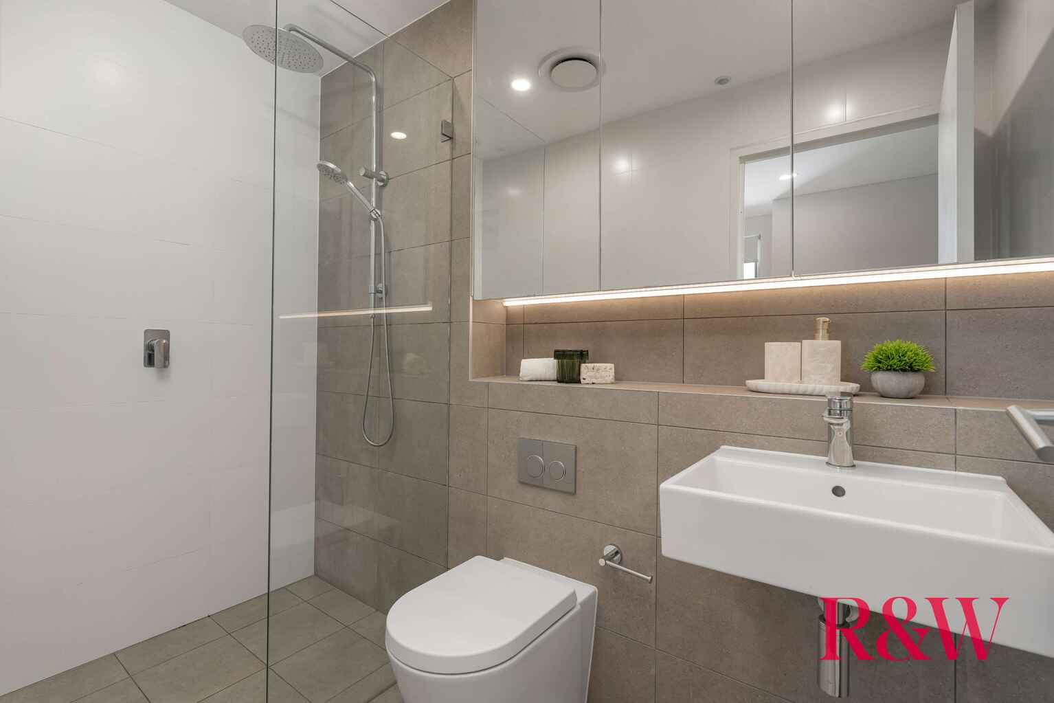 15/12 CORONATION PARADE Enfield