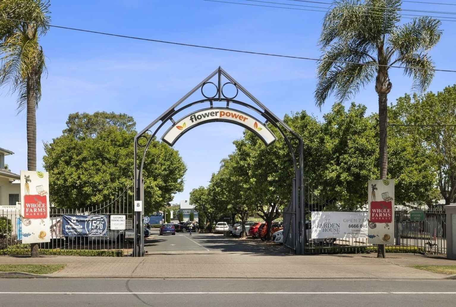 15/12 CORONATION PARADE Enfield