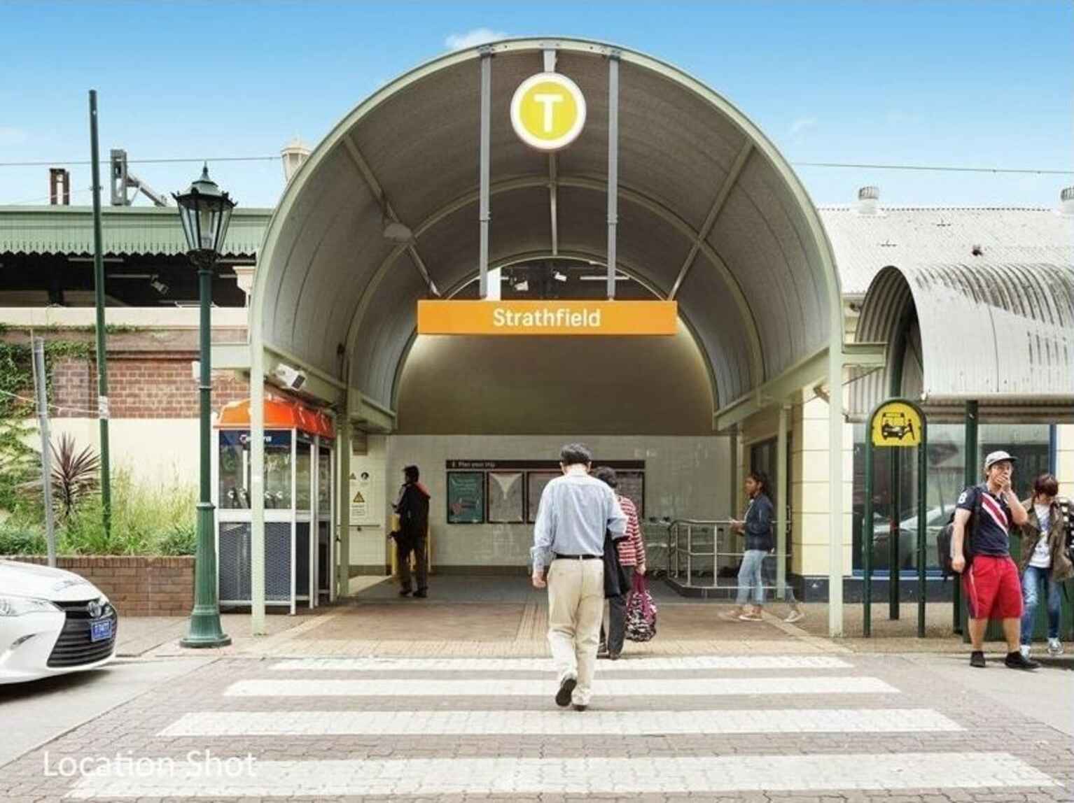 15/12 CORONATION PARADE Enfield