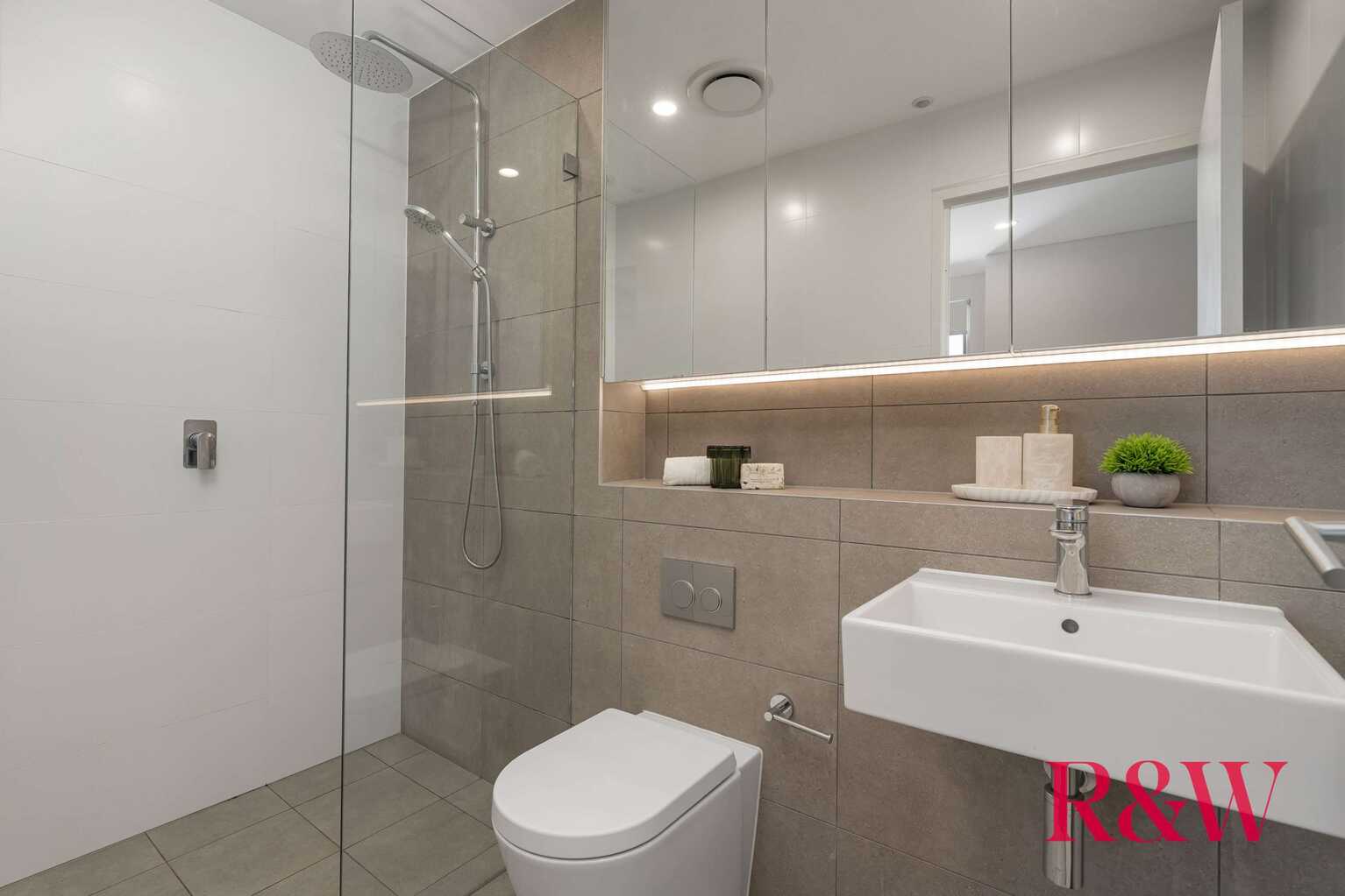 15/12 CORONATION PARADE Enfield