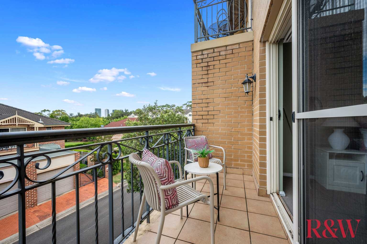 18/11 Thorpe Avenue Liberty Grove