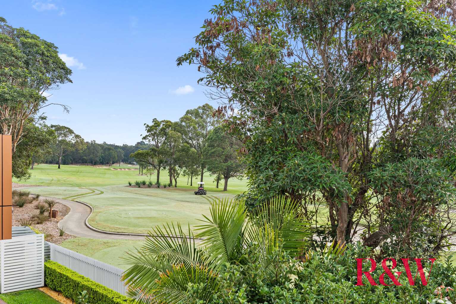 11 Fairway Circuit Strathfield