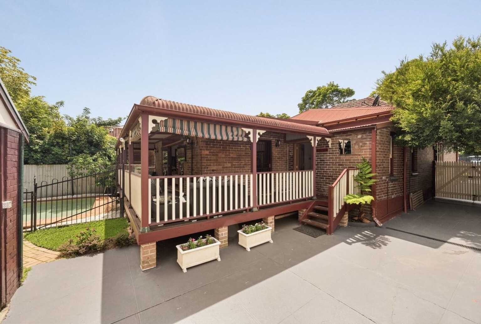 59 ROCHESTER STREET Homebush