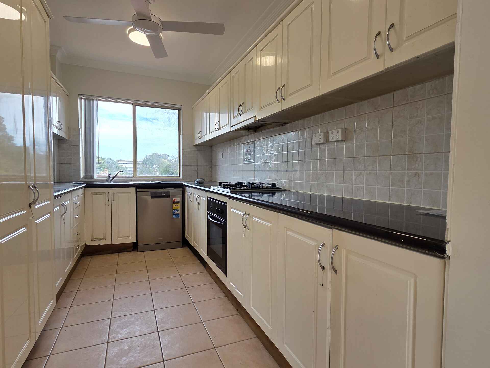 8/32-36 Burlington Road Homebush