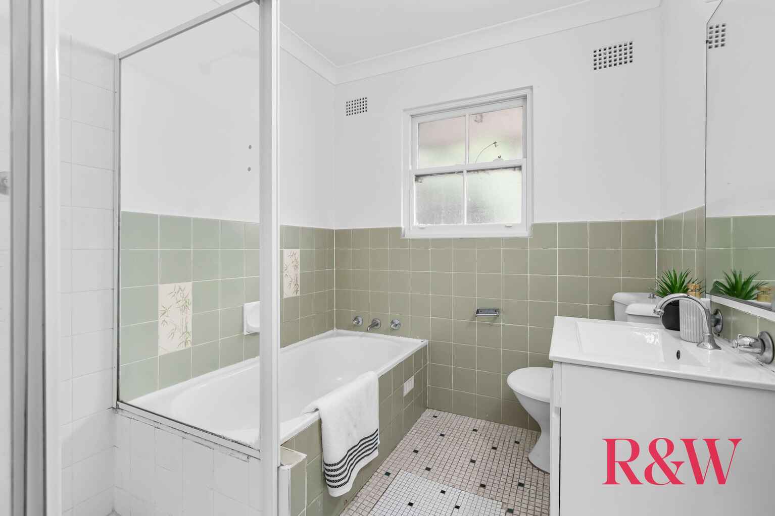 30/62-66 Burlington Road Homebush