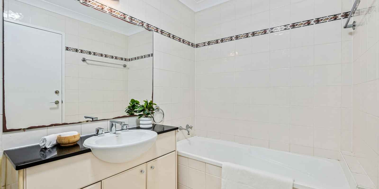 5/1 Bradley Place Liberty Grove 5/1 Bradley Place Liberty Grove