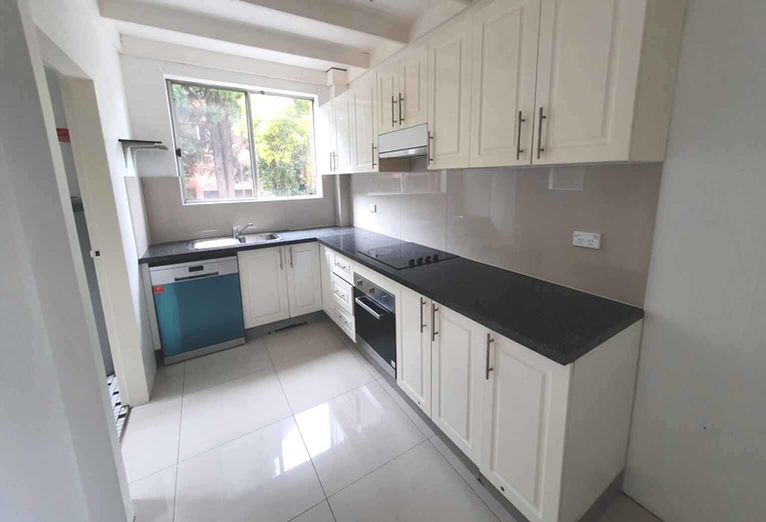 4/24 Noble Street Allawah